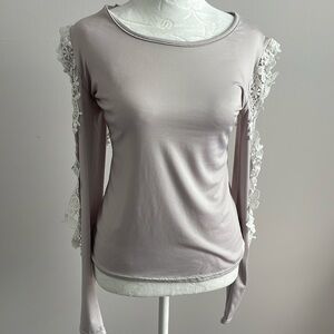 Women’s Top Size M